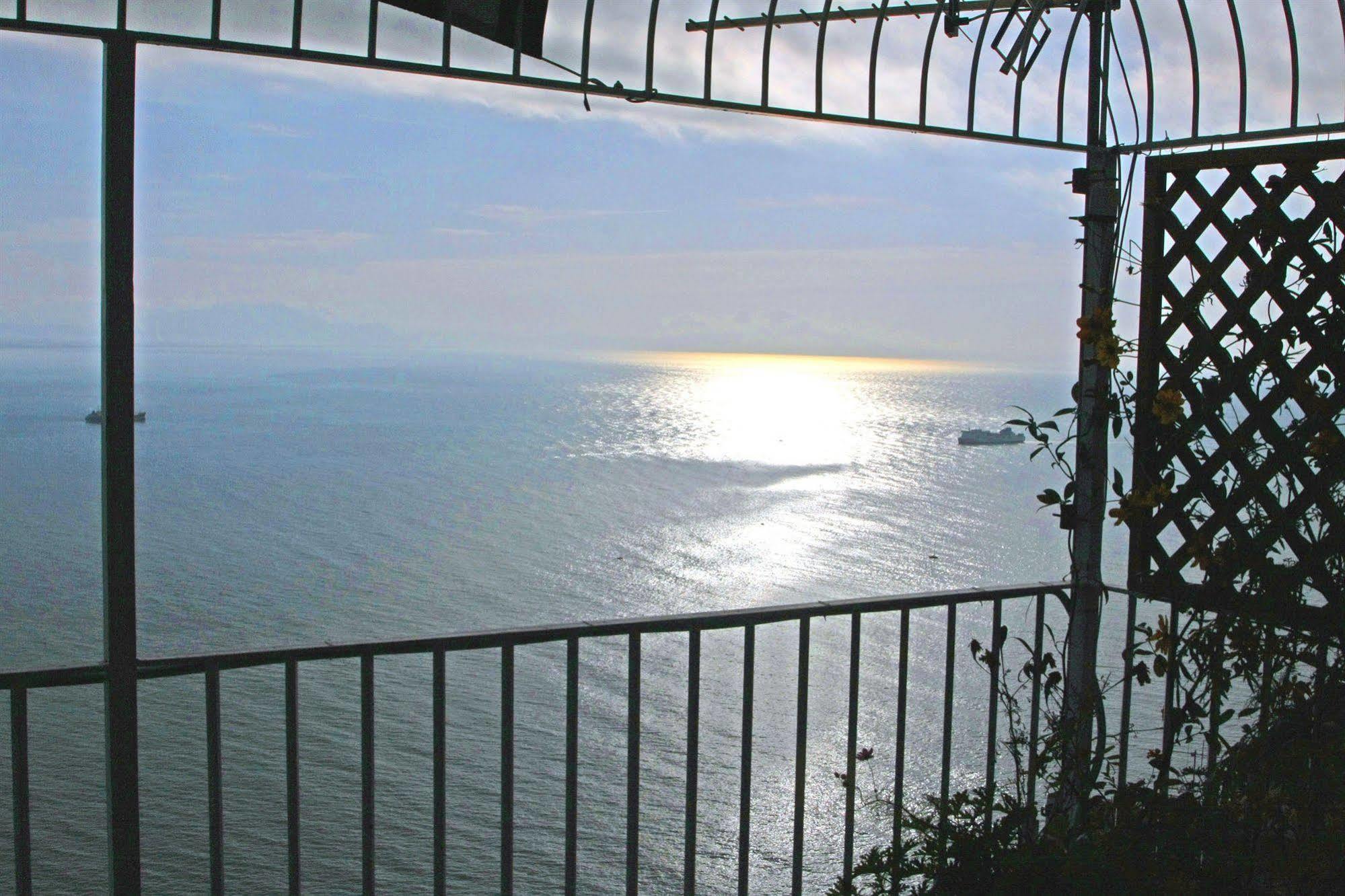 Bed and Breakfast Dimora Carlo III Vietri Zewnętrze zdjęcie